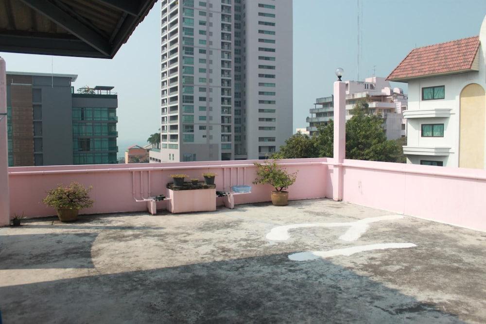 Soi 5 Apartment Pattaya Exterior photo